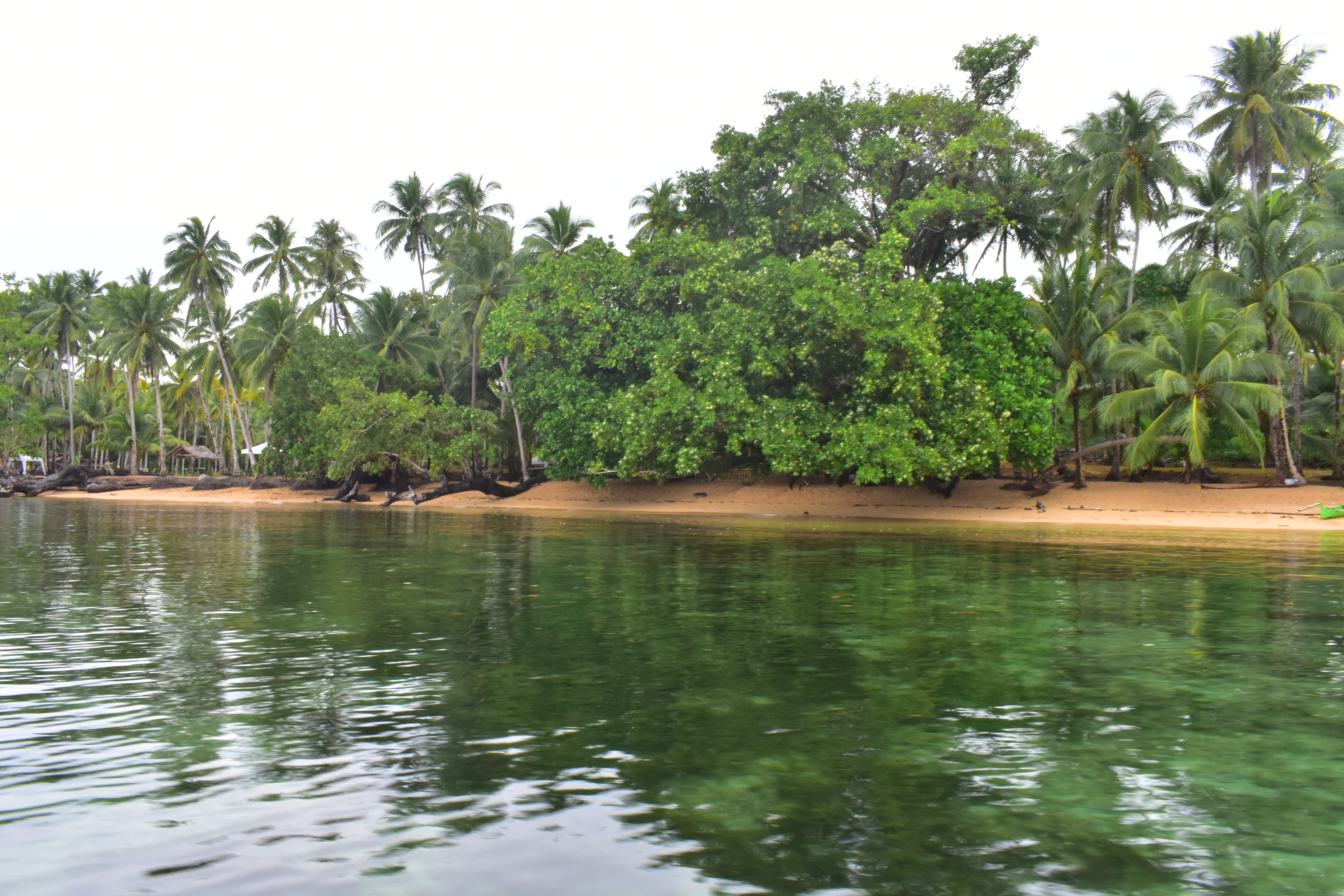 <b class="font-bara"><i class="bi bi-geo-fill h4"></i> LANDONG BAY</b> <br/>If you’re the type who loves the beach, Landong Bay is a catch. The beach is stunning and the vibe is a lot like a tropical paradise.