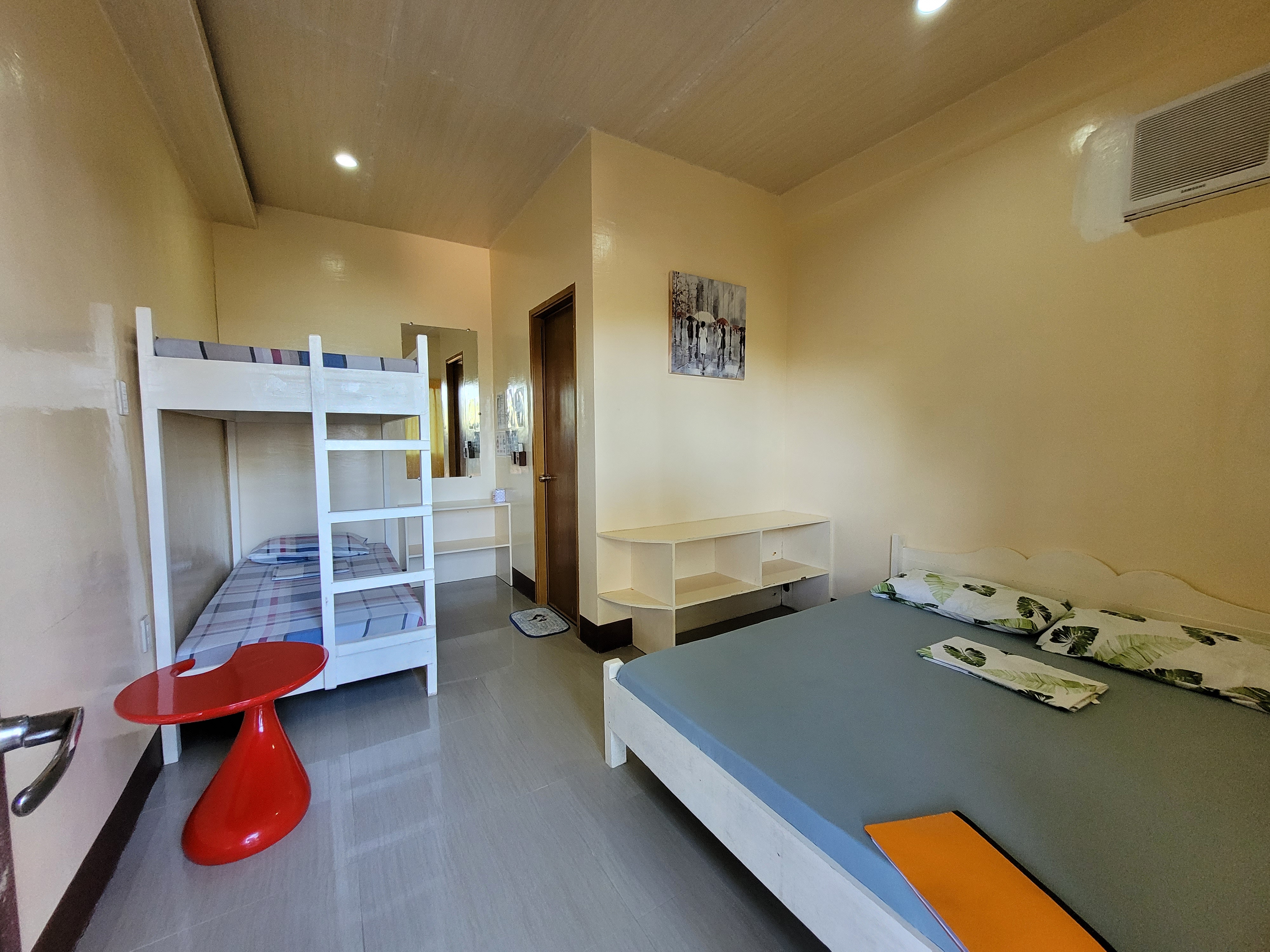 <b class="font-bara"><i class="bi bi-geo-fill h4"></i> DAVINCE HIDDEN PARADISE</b> <br/>Harip, Hinatuan, Surigao del Sur

09184269155